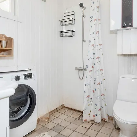 Tranquil Waterside Retreat-by Traum * Thyholm