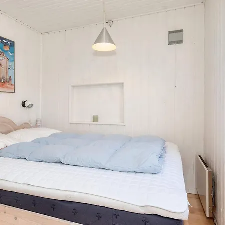 Tranquil Waterside Retreat-by Traum بيت للعطل Thyholm