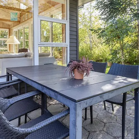 بيت للعطل Tranquil Waterside Retreat-by Traum Thyholm