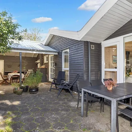 Tranquil Waterside Retreat-by Traum بيت للعطل Thyholm