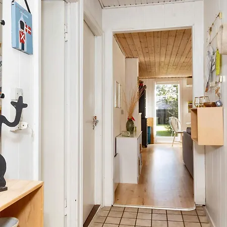 بيت للعطل Tranquil Waterside Retreat-by Traum Thyholm